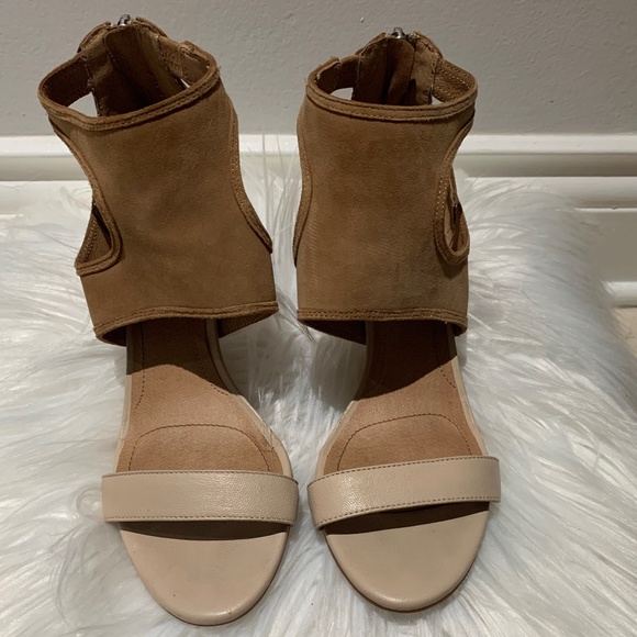 NEW 🔥TAHARI SUEDE LEATHER 🔥HEEL SANDALS - SZ 7  BROWN BEIGE OPEN TOE BACK ZIP - Picture 3 of 8